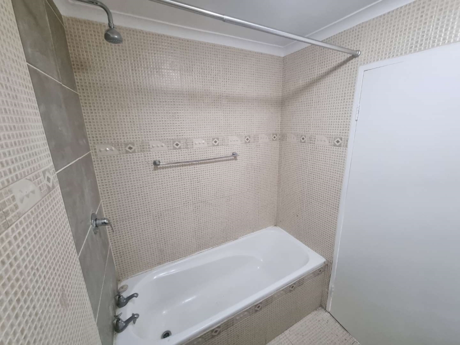 To Let 3 Bedroom Property for Rent in Flamingo Vlei Western Cape